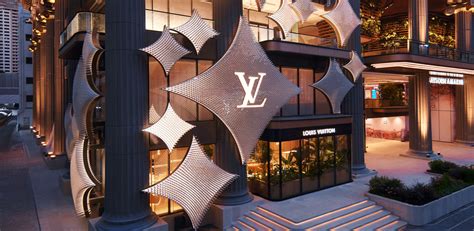 louis vuitton bangkok cafe reservation.